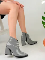 Marshetta Shoes Gri Kırık Rugan Taşlı Sivri Burun Kalın Topuklu Bot