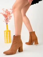 Marshetta Shoes Legend Model Taba Süet Sivri Burun Kalın Topuklu Yandan Fermuarlı Kadın Bot